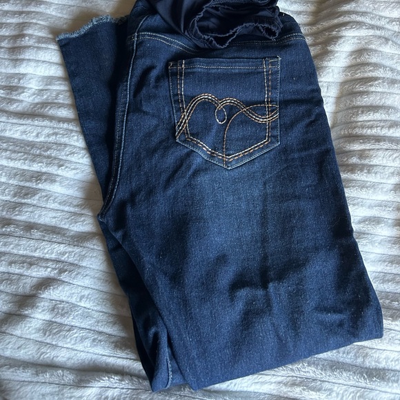 2 pairs of maternity jeans and 1 pair of maternity jean shorts. - Picture 9 of 10